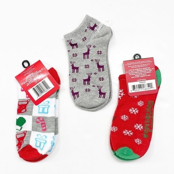 NEW Christmas House & Old Navy Christmas print novelty ankle socks - Picture 2 of 3